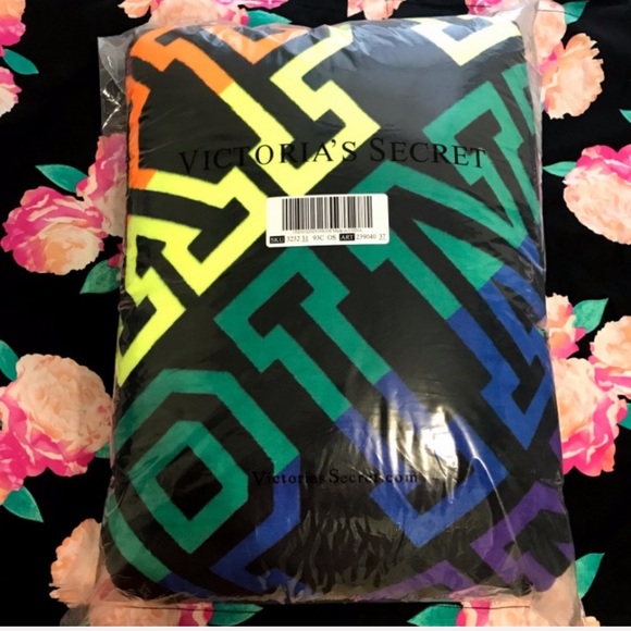 VS PINK Rainbow Sherpa Blanket - Picture 3 of 5